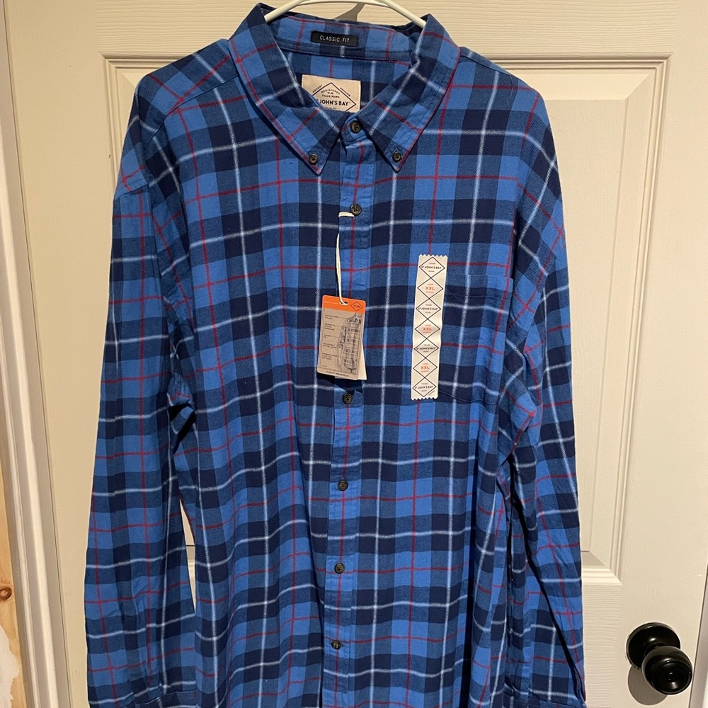 St John’s Bay Men’s 2X Flannel. Blue and red and white